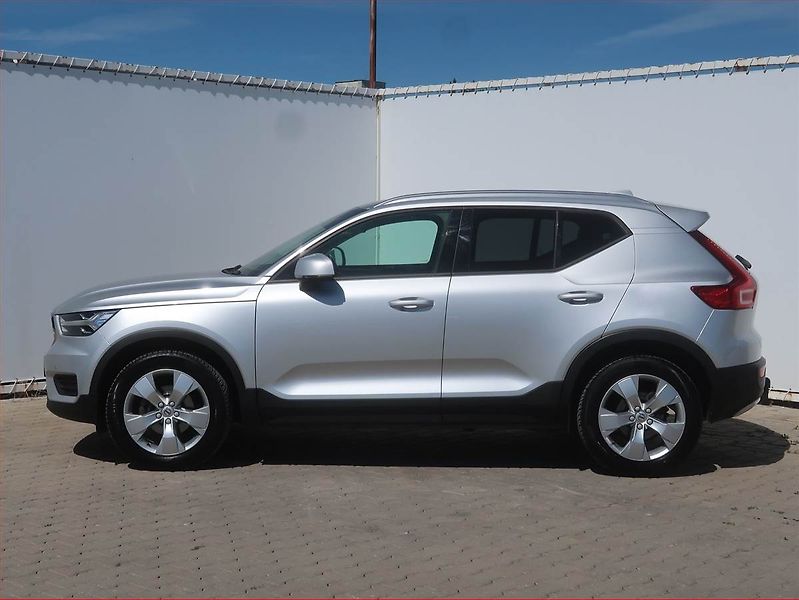 Volvo XC40 (2018) D3, Kůže, Navi, Tempomat - fotka 3 z 19