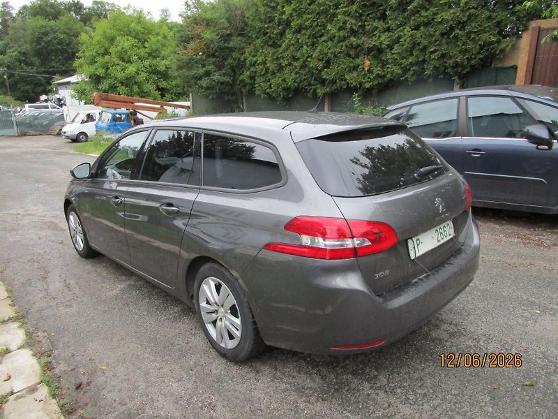 Peugeot 308 (2019) 1,5 HDi SW  - fotka 9 z 30