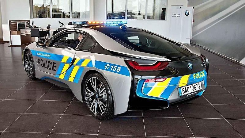 BMW i8 ve službách Policie ČR.