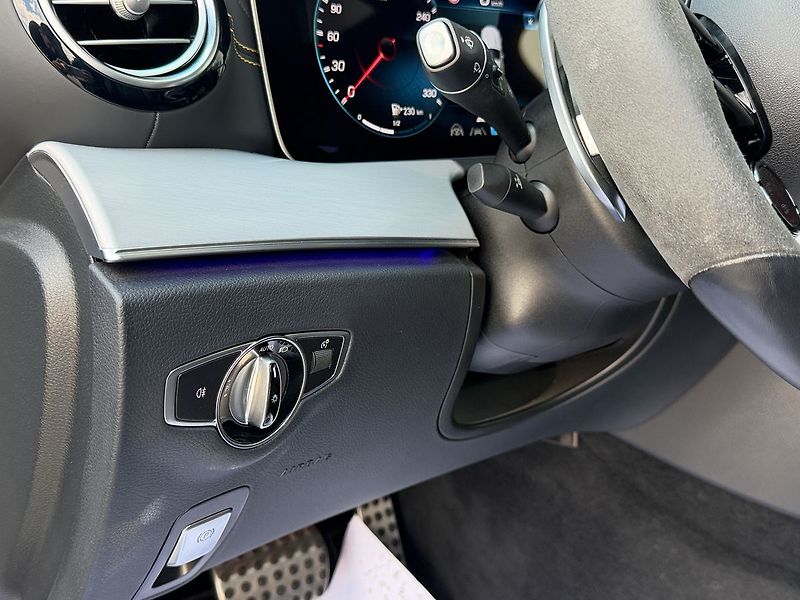 Mercedes-Benz Třídy E 63 S AMG - fotka 22 z 47