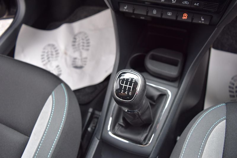 Škoda Rapid (2016) 1.2TSI 81kw ED. JOY XEN TAŽNÉ - fotka 36 z 45