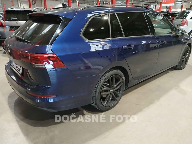 Volkswagen Golf (2023) 1.5., ČR, navi, LED, autoAC - fotka 2 z 3