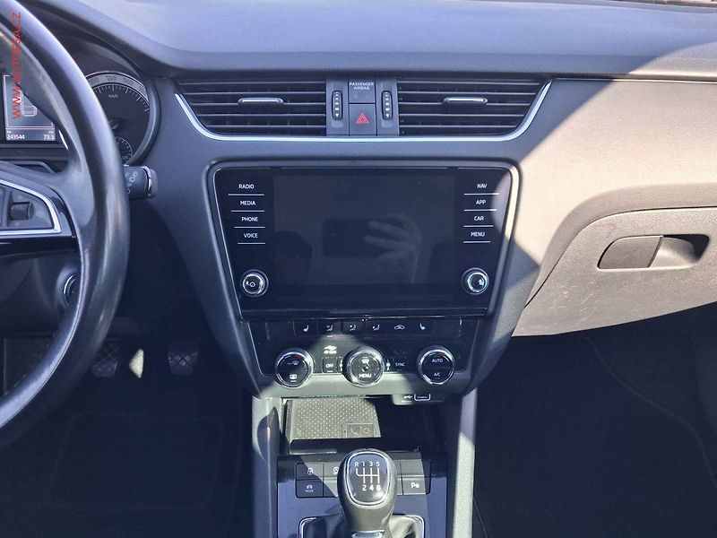 Škoda Octavia (2020) 2.0 TDI, LED, navi, AC - fotka 12 z 19