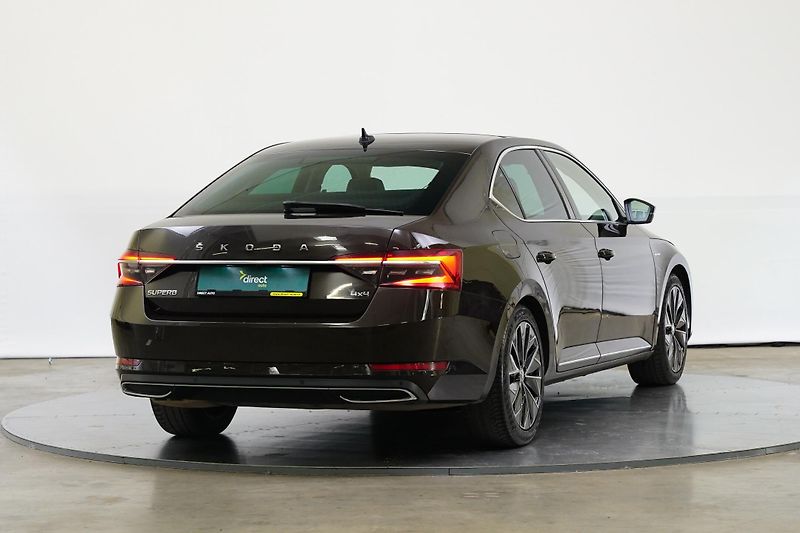 Škoda Superb - fotka 3 z 6