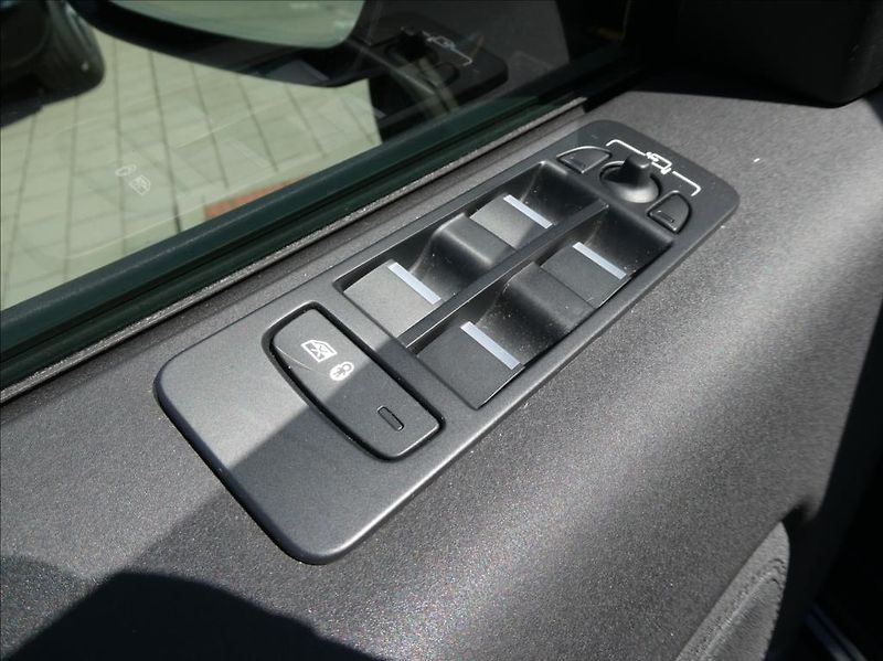 Land Rover Discovery Sport 2,0 D150,1.maj,ČR,DPH - fotka 15 z 33