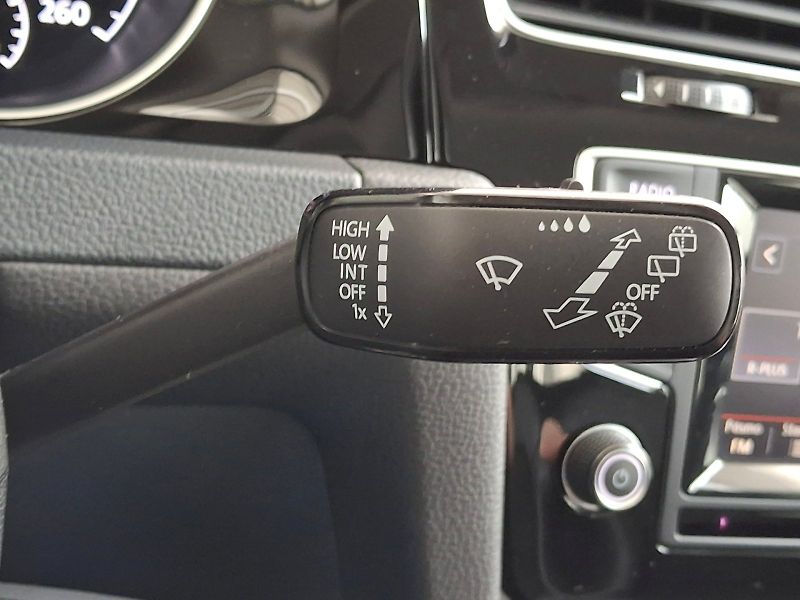 Volkswagen Golf (2015) Variant HighLine 1,6TDi 77kW - fotka 20 z 32