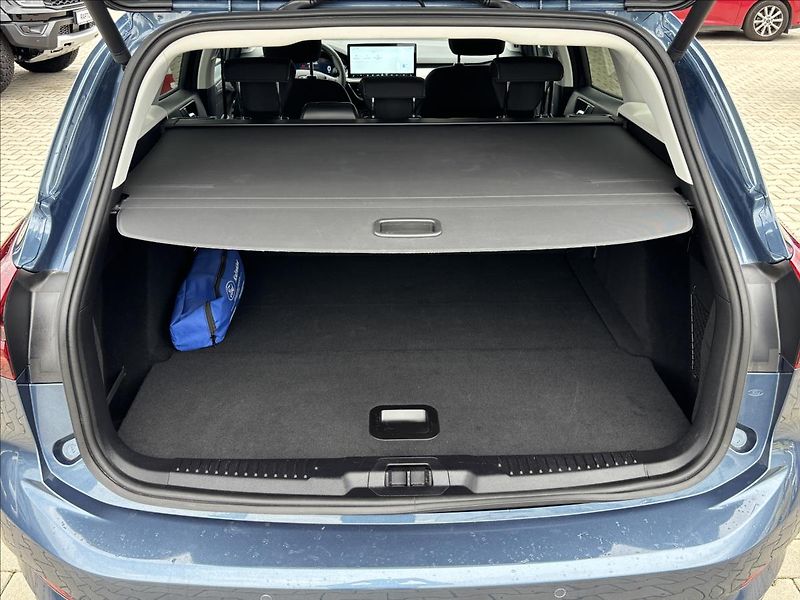 Ford Focus 1,5 EcoBlue 85kW TitaniumX AUT - fotka 12 z 36
