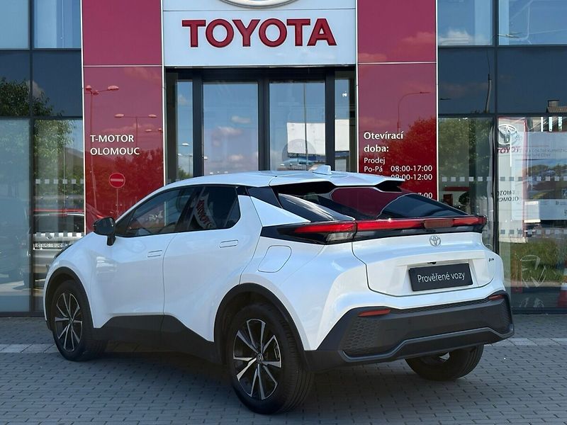 Toyota C-HR 1.8 Style - fotka 2 z 20