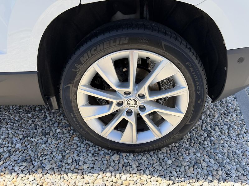 Škoda Karoq 1,5 TSi/110kW DSG - STYLE,TZ,. - fotka 77 z 88