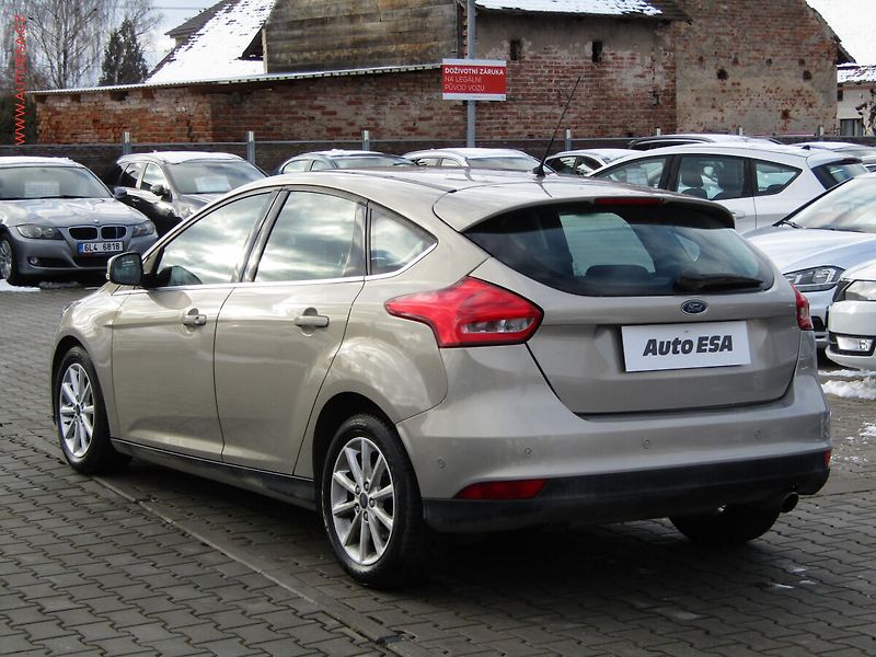 Ford Focus (2015) 1.5 EB, AT, bixen, autoAC - fotka 6 z 18