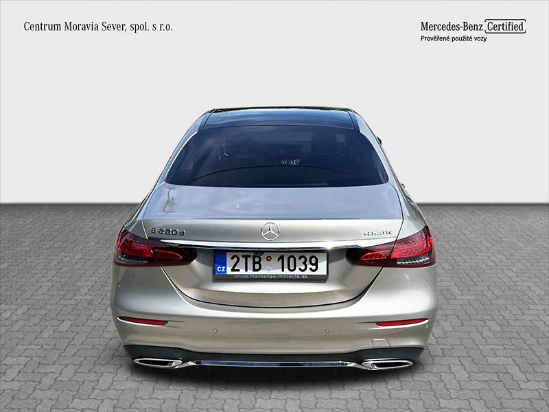Mercedes-Benz Třídy E E 220d 4MATIC AMG Style - fotka 4 z 16