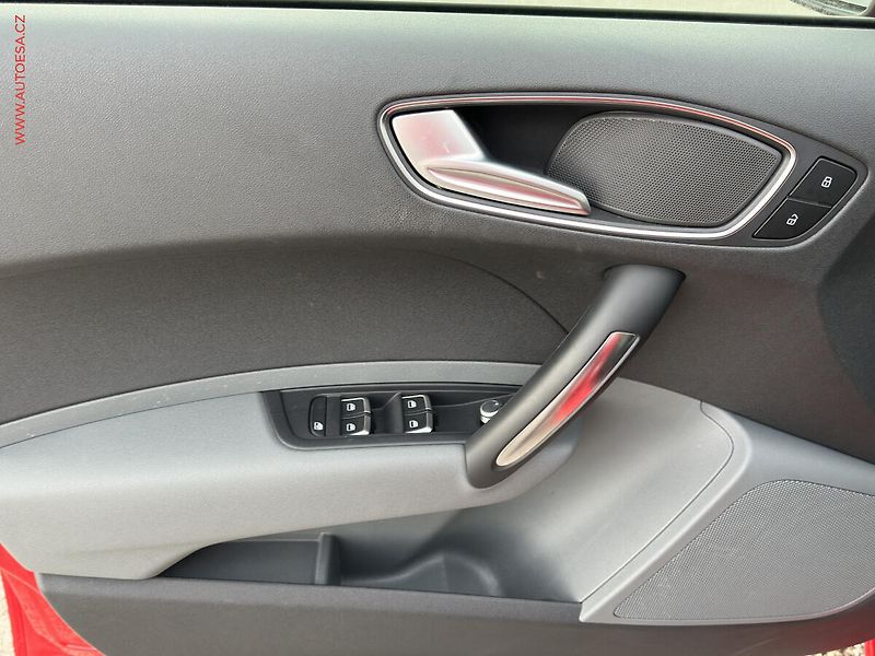 Audi A1 (2016) 1.0 TFSi, Navi, výhřev sed - fotka 11 z 16