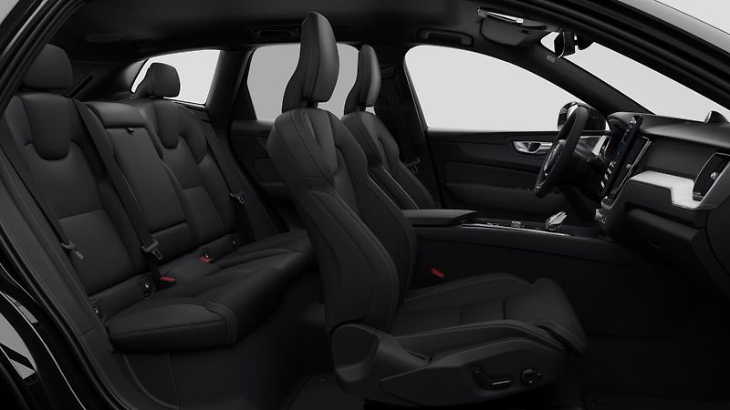 Volvo XC60 (2026) B5 AWD AUT BLACK EDITION PLUS - fotka 4 z 11