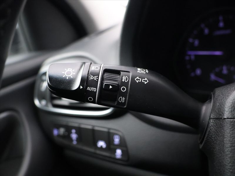 Hyundai i30 1,4 T-GDI 103kW DCT Navi LED - fotka 18 z 32
