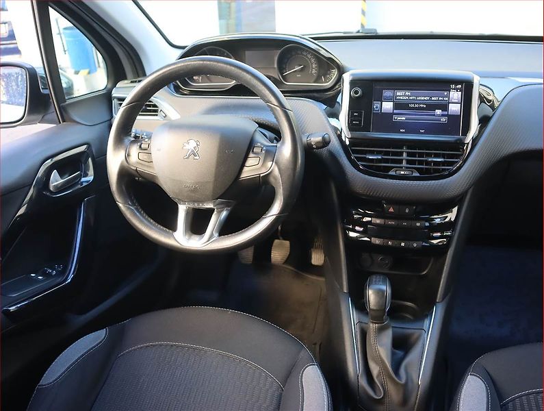 Peugeot 208 (2017) 1.2 PureTech, Serv.kniha - fotka 7 z 16