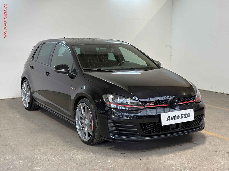Volkswagen Golf (2015) 2.0 TFSi, GTi, DSG, bixen - fotografie inzerátu