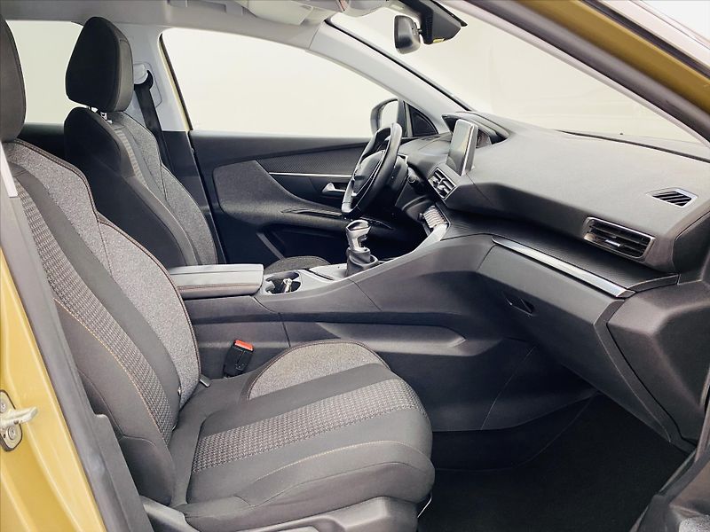 Peugeot 3008 1,2 PureTech 96kW Active - fotka 8 z 28
