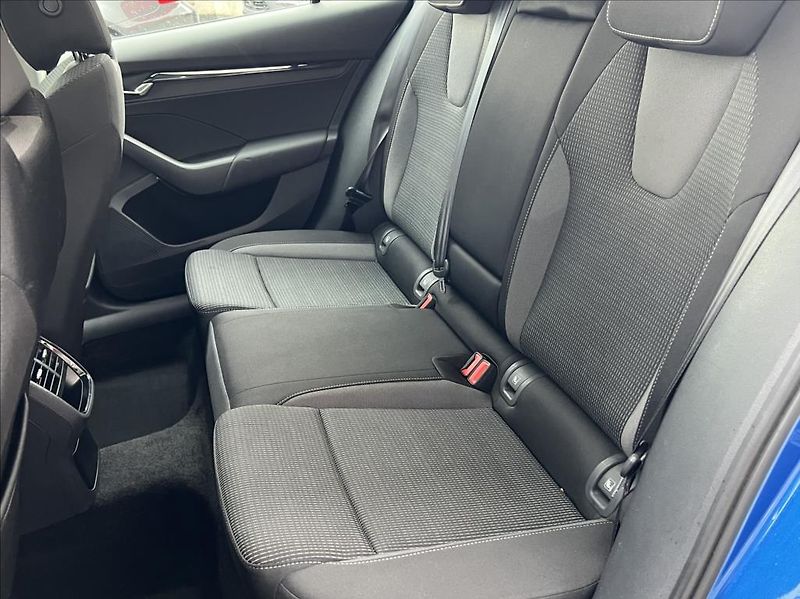 Škoda Octavia 2,0 TDI 85kW Ambition Combi - fotka 12 z 30