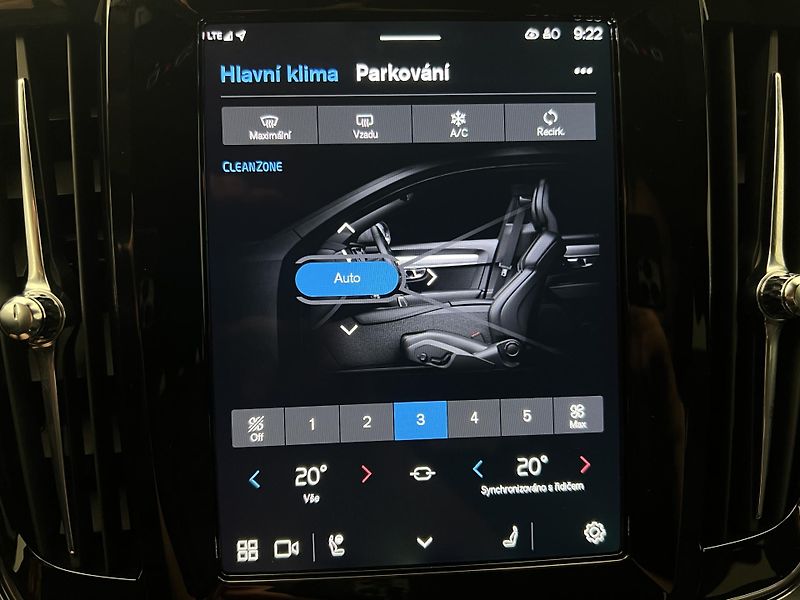 Volvo V90 T6 AWD DARK PLUS - fotka 30 z 45