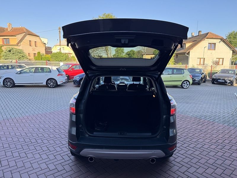 Ford Kuga (2017) 2.0TDCi AWD Xenony Kamera - fotka 18 z 49
