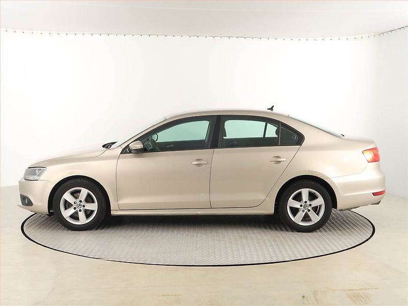 Volkswagen Jetta (2012) 1.2 TSI, Serv.kniha, Tempomat - fotka 3 z 16