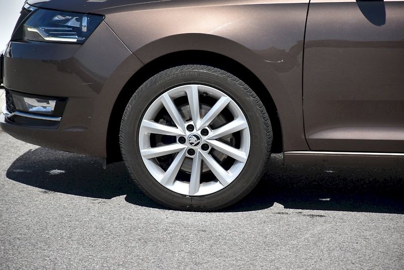 Škoda Rapid (2017) STYLE Plus 1.0 TSI 81kW - fotka 30 z 30