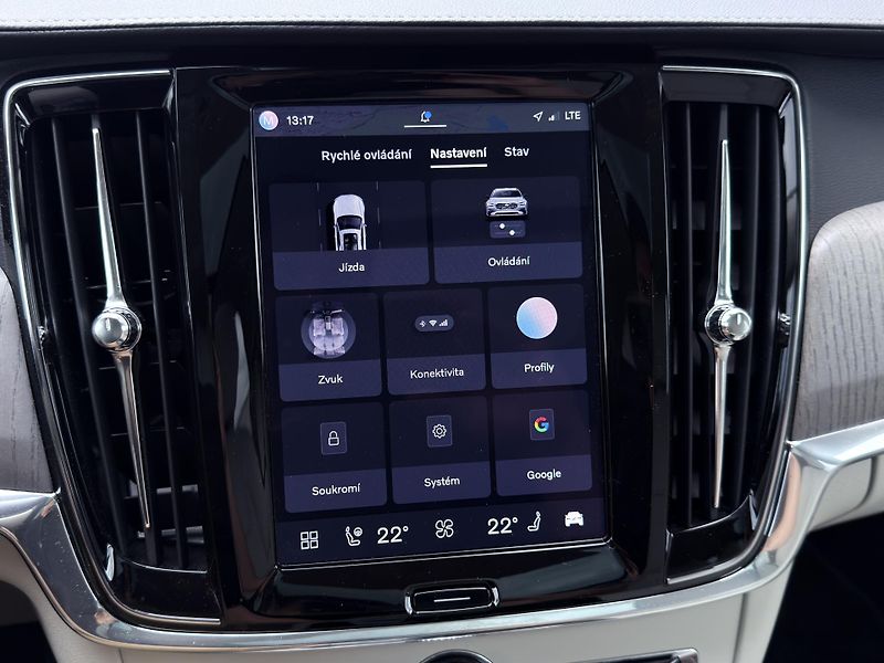 Volvo V90 T8 AWD ULTRA *VZDUCH* + kola - fotka 43 z 60
