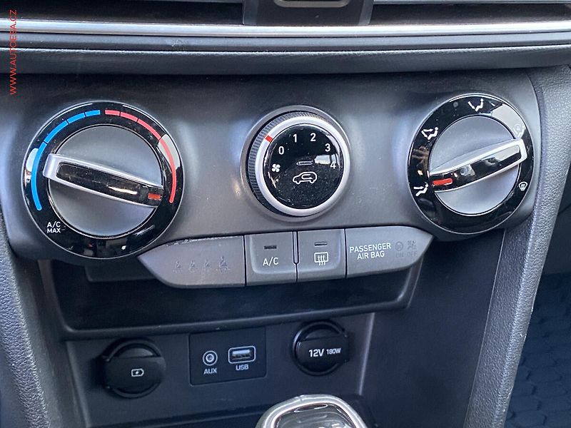 Hyundai Kona (2018) 1.0T-GDi, ČR, AC, kamera - fotka 16 z 20