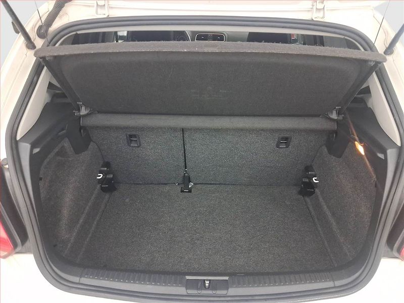 Volkswagen Polo (2013) 1.2 TSI, Tempomat - fotka 13 z 15