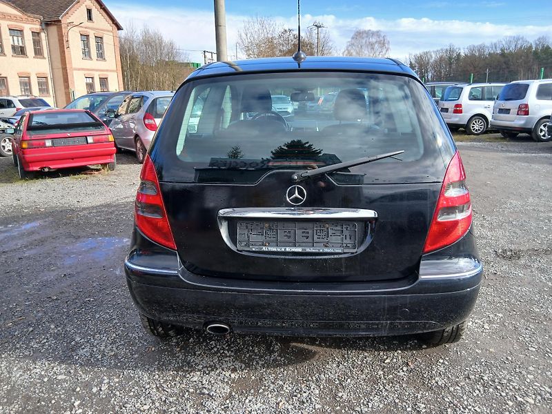 Mercedes-Benz Třídy A 1.7i, Avantgarde  - fotka 11 z 28