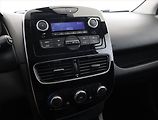 Renault Clio (2017) 1.2 16V, Tempomat - náhled 10