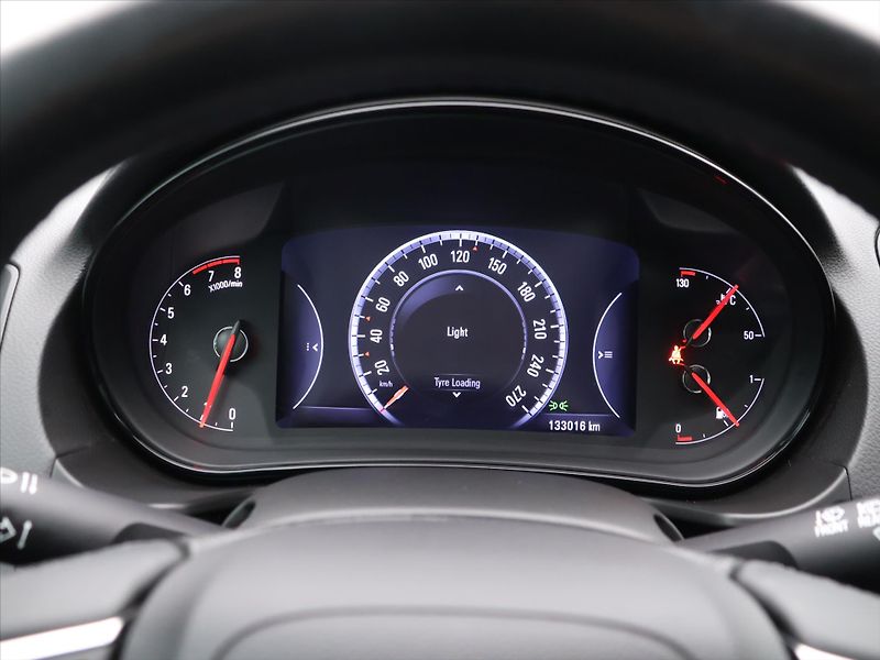 Opel Insignia 2,0 Turbo 184kW Cosmo SH - fotka 16 z 28