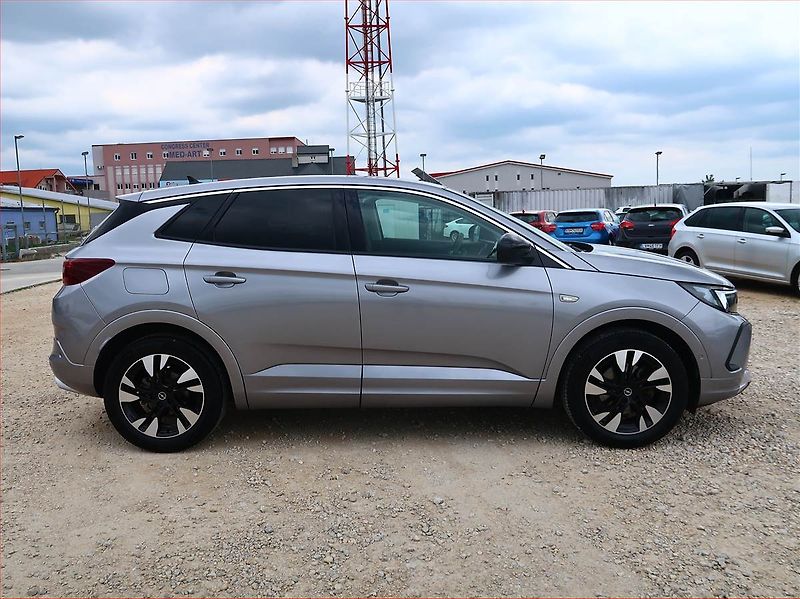 Opel Grandland X (2022) Edition Business 1.2 Turbo - fotka 6 z 17