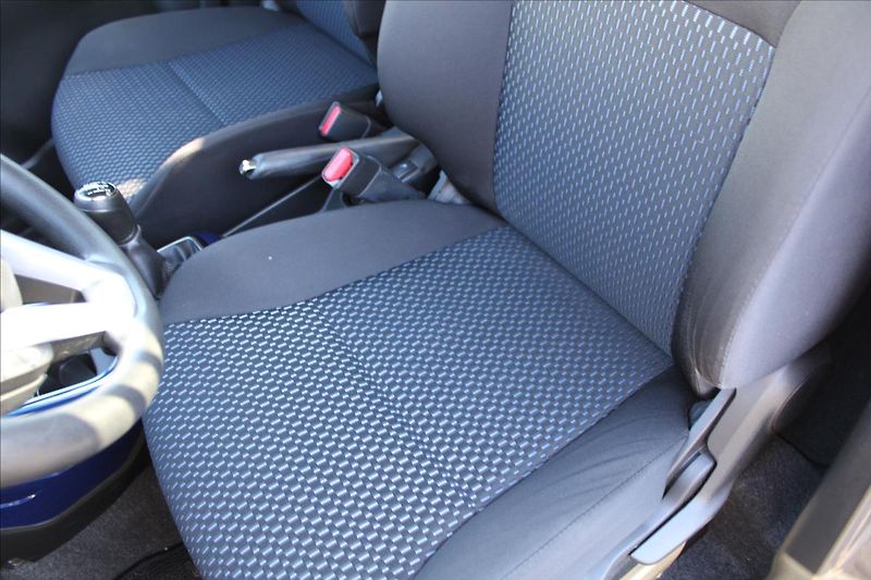Suzuki Ignis 1,2 i  4x4,COMFORT,VÝHŘEVY - fotka 21 z 31