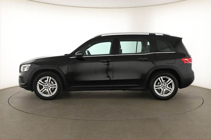 Mercedes-Benz GLB (2023) 200 - fotka 3 z 22