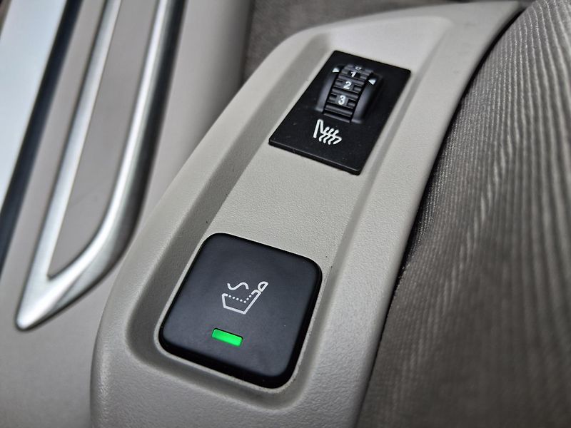 Citroën C5 EXCLUSIVE 2.0 HDi 120 kW - fotka 24 z 25
