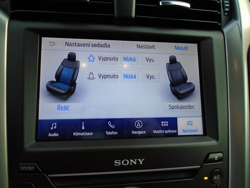 Ford Mondeo 2,0Tdci 140kW Vignale 8AT Navi - fotka 27 z 50