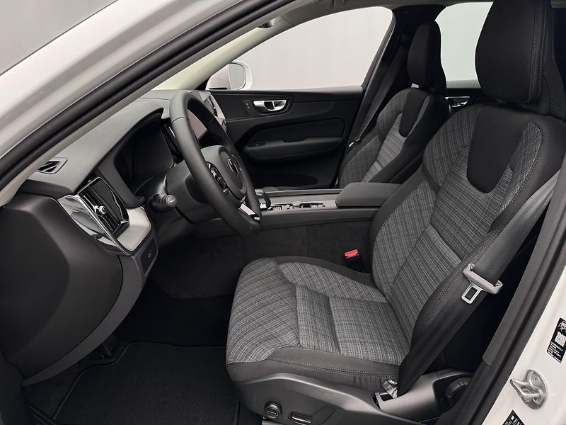 Volvo XC60 (2026)  B5 AWD AUT CORE - fotka 3 z 20