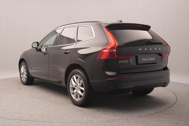 Volvo XC60 B5 AWD CORE CZ AUT 1.MAJ - fotka 8 z 42