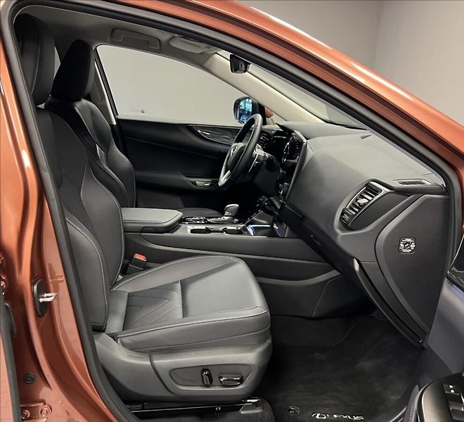 Lexus NX 450h plus 450H+ 2,5 PHEV PRESTIGE - fotka 7 z 20