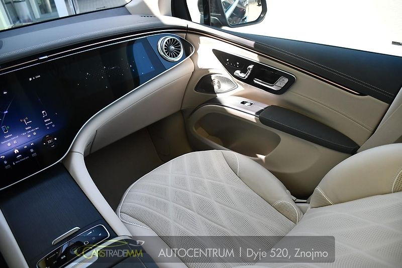Mercedes-Benz EQS 450 4MATIC AMG HYPERSCREEN - fotka 24 z 63