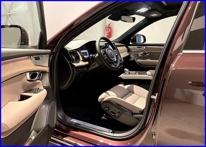 Volvo XC90 (2026) B5 AWD PLUS BRIGHT  - fotka 5 z 8