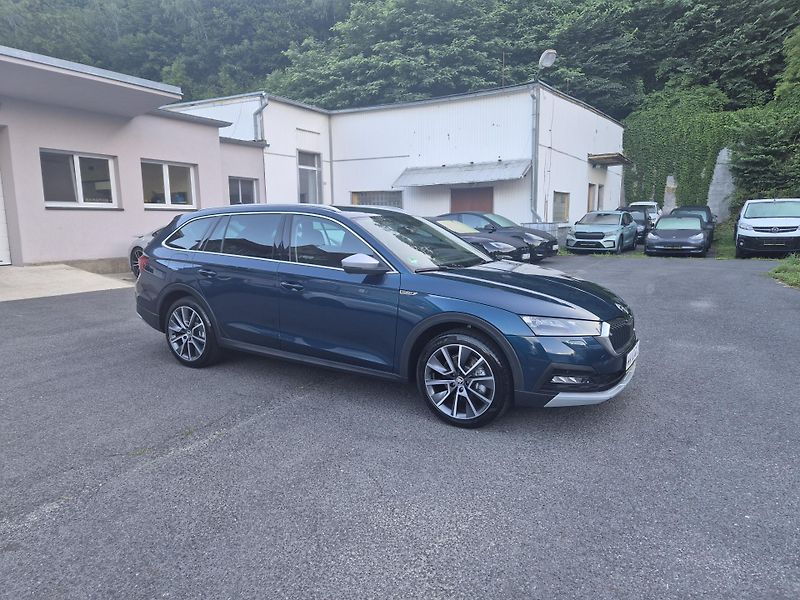 Škoda Octavia Combi Scout TDi 147kw DSG 4x4 - fotka 3 z 49