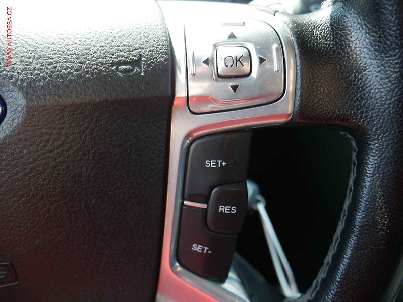 Ford Mondeo (2011) 2.0 TDCi, AC, tempo, výhřev - fotka 15 z 18