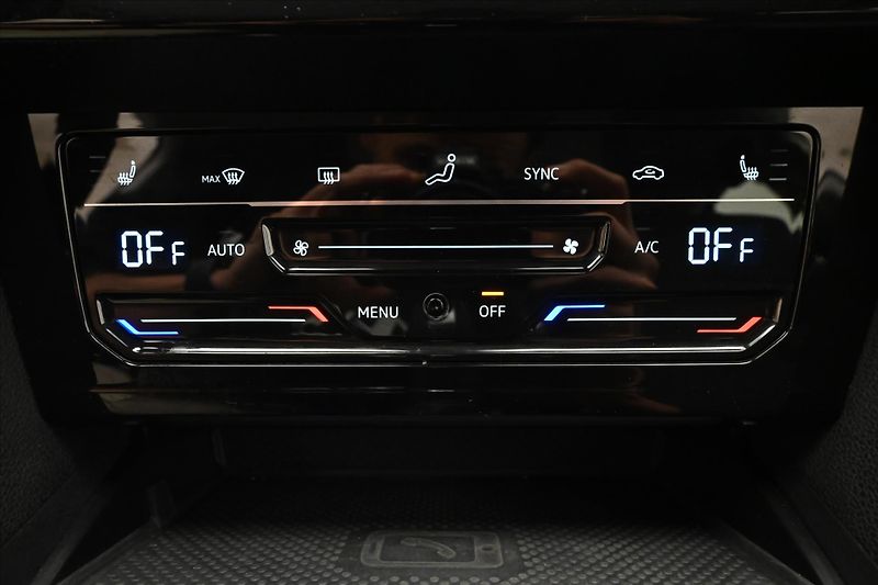 Volkswagen Passat 2,0 TDI 110kW DSG Business Zár - fotka 21 z 32