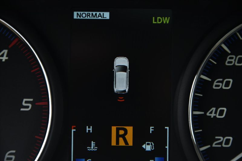 Mitsubishi Outlander 2.2 DI-D 4WD A/T 7-MÍST ČR - fotka 21 z 33