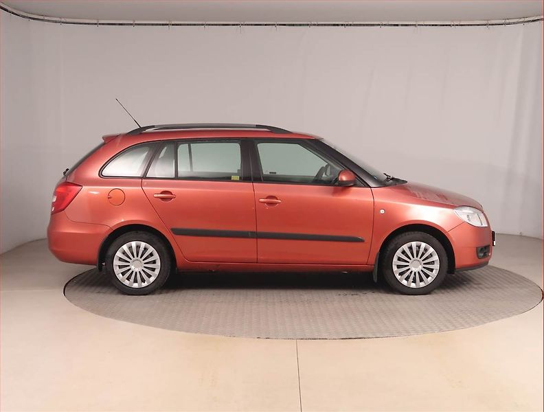 Škoda Fabia (2009) Ambition 1.2 12V, po STK - fotka 6 z 14