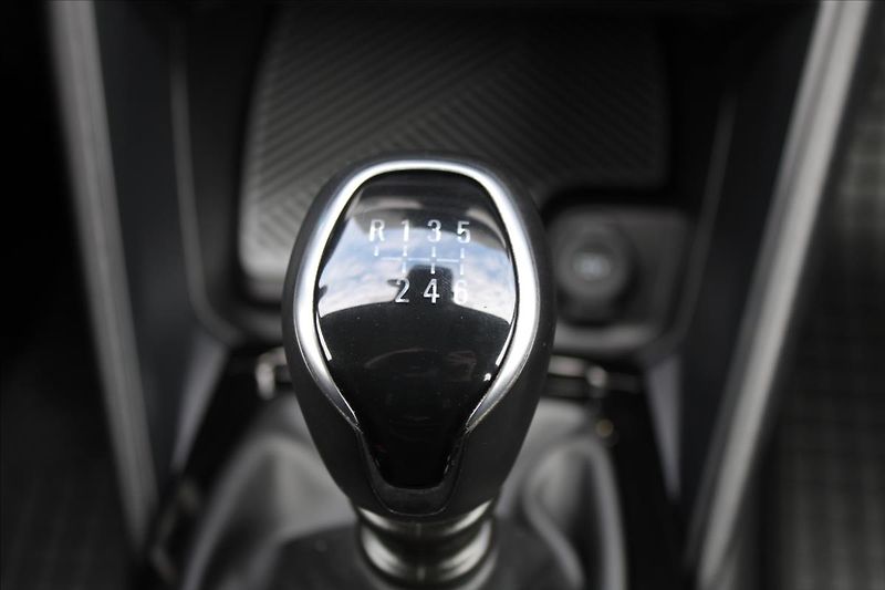 Citroën C4 1,2 PT  1.MAJ,ZÁRUKA,29.023KM - fotka 21 z 33