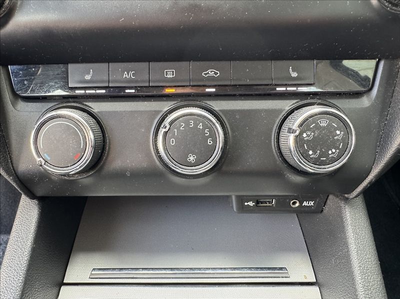 Škoda Octavia 1,6 TDI 77kW původ ČR - fotka 37 z 50