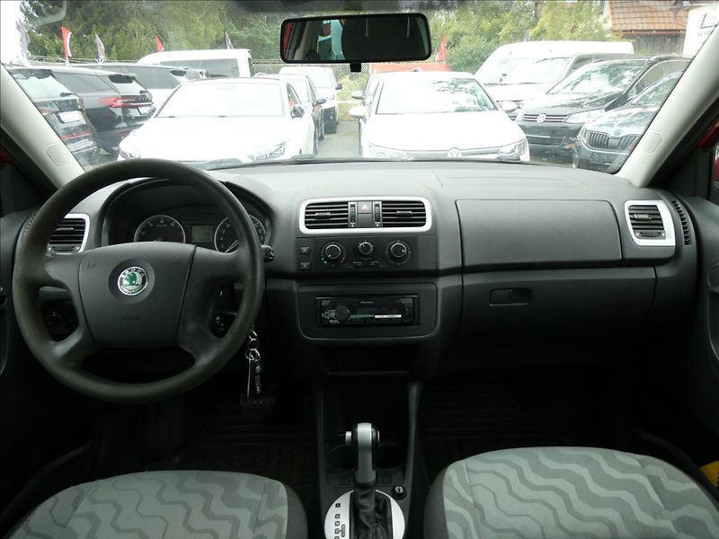 Škoda Fabia 1,6 i16V 77kW AUTOMAT,klima,ČR - fotka 22 z 30